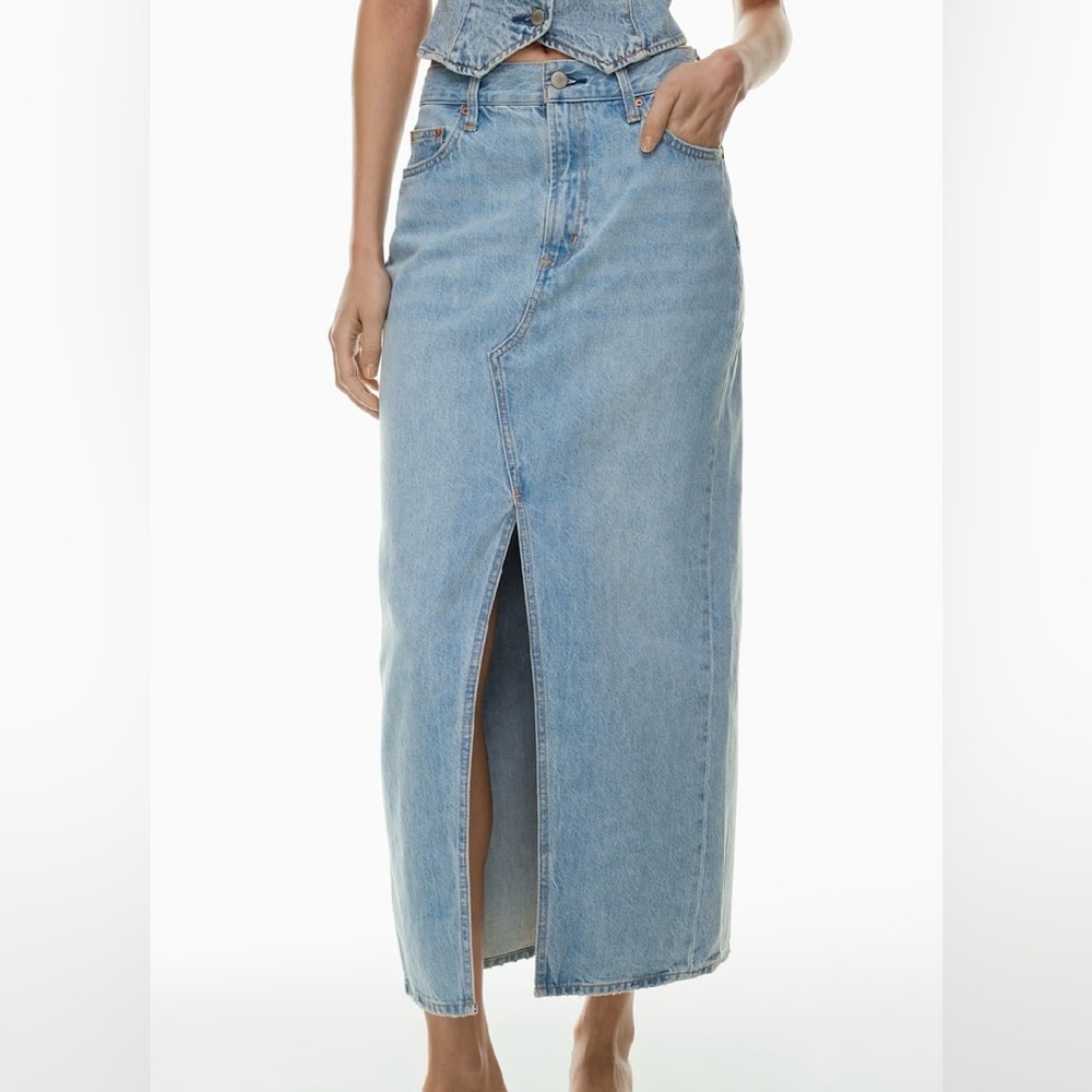 Aritzia Denim Forum Light Blue Denim Midi Skirt with Front Slit Sz 00 cowgirl